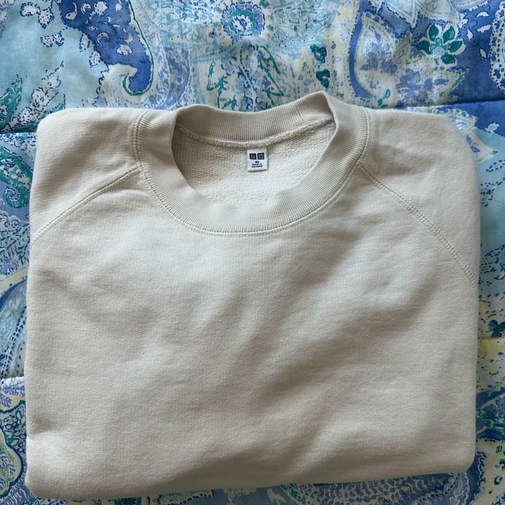 Uniqlo Women’s Beige Crewneck Sweater
